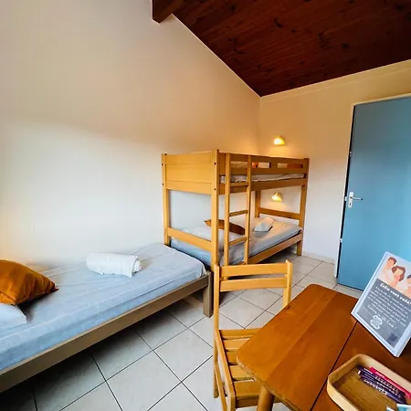 A 200 M Du De La Raviege Appartement